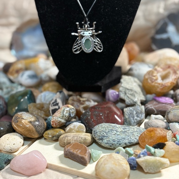 Jadeite Insect Pendant Necklace - Picture 2 of 3